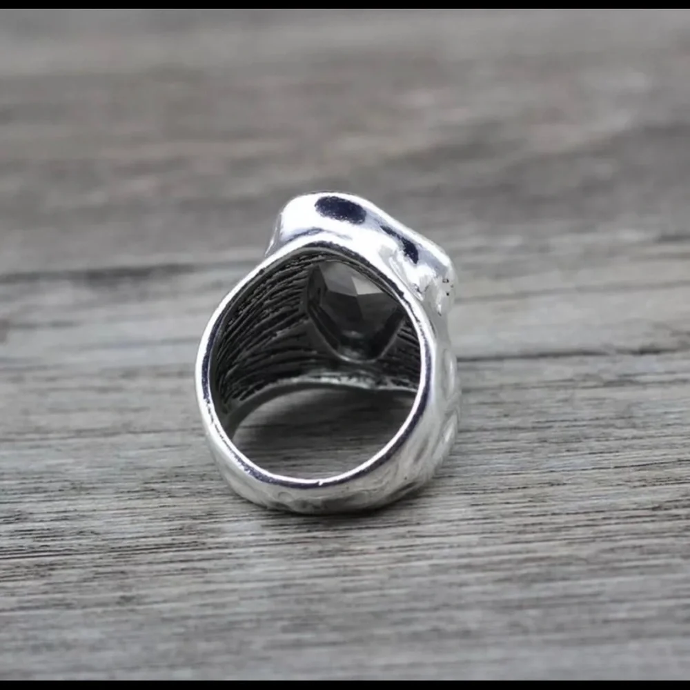 Chunky Silver Pink Gem Polished Retro 80’s Ring High Quality - Picture 2 of 2